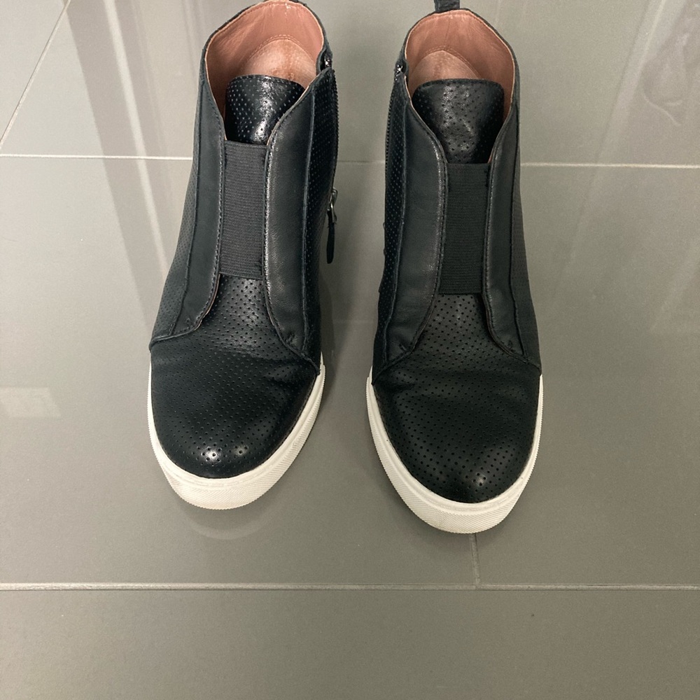 L.Paulo HighTop black Leather wedge